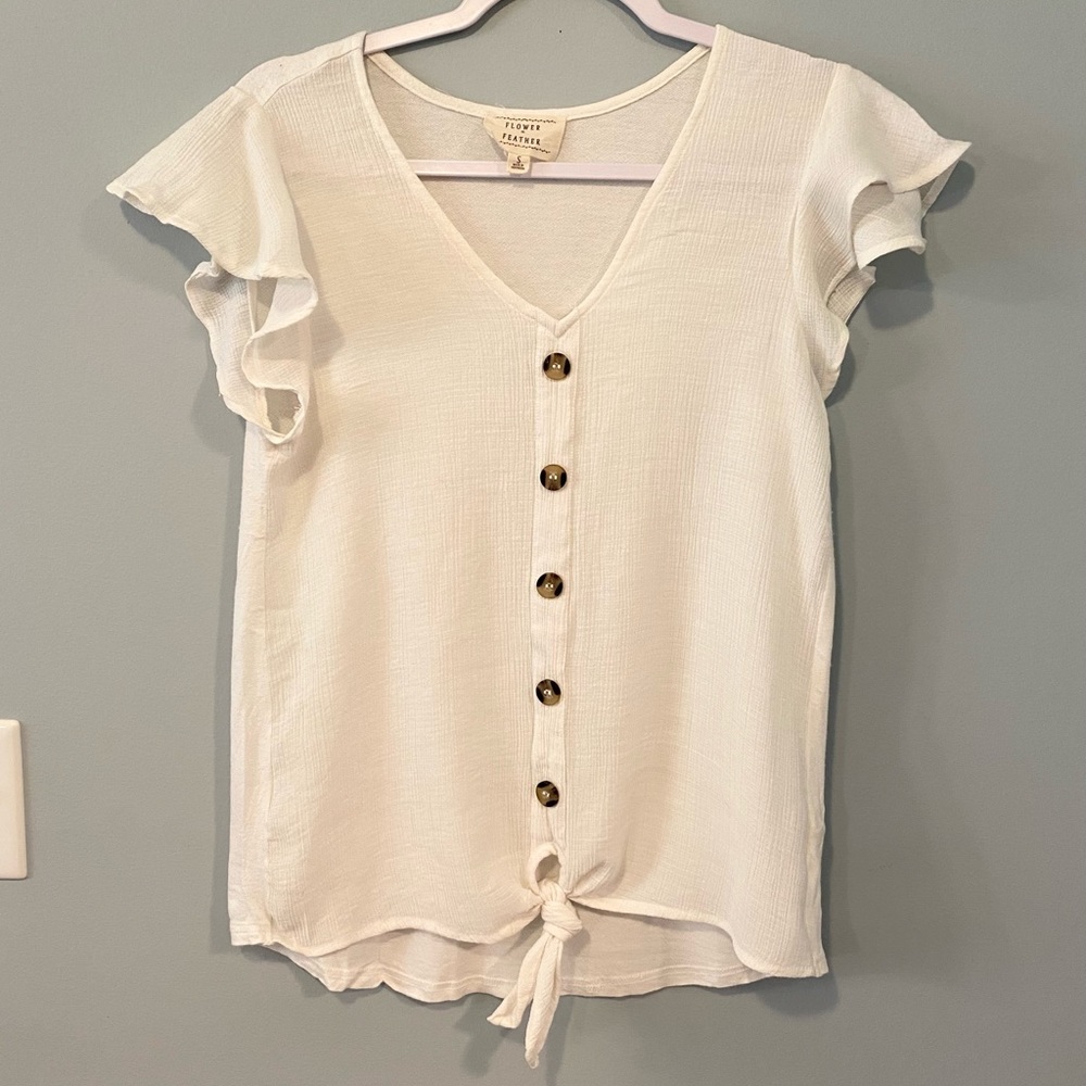 Flower and Feather Tie Front Top ✨5 for 25✨